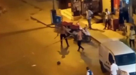 Esenyurt'ta dehşet dolu anlar: Döner bıçağıyla ortalığı birbirine kattı