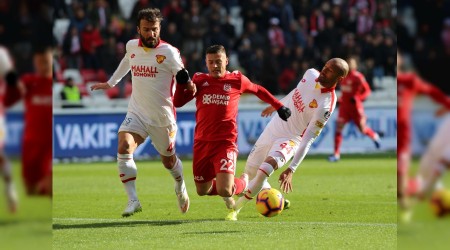 Eski takımı karşında lige tutunacak