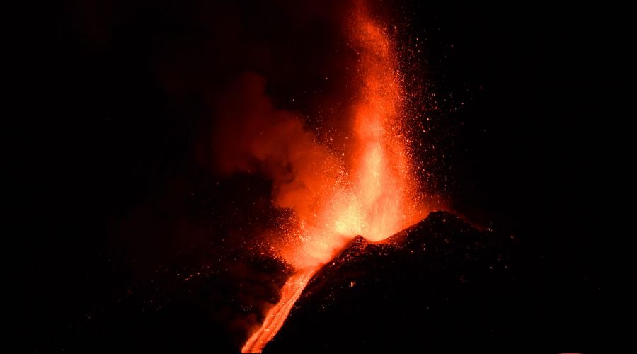 Etna korkutmaya devam ediyor 