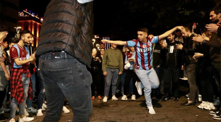 Fenerbahçe galibiyeti sokaklara döktü