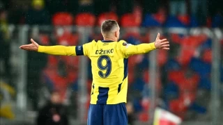 Fenerbahe Prag'dan zaferle dnd 