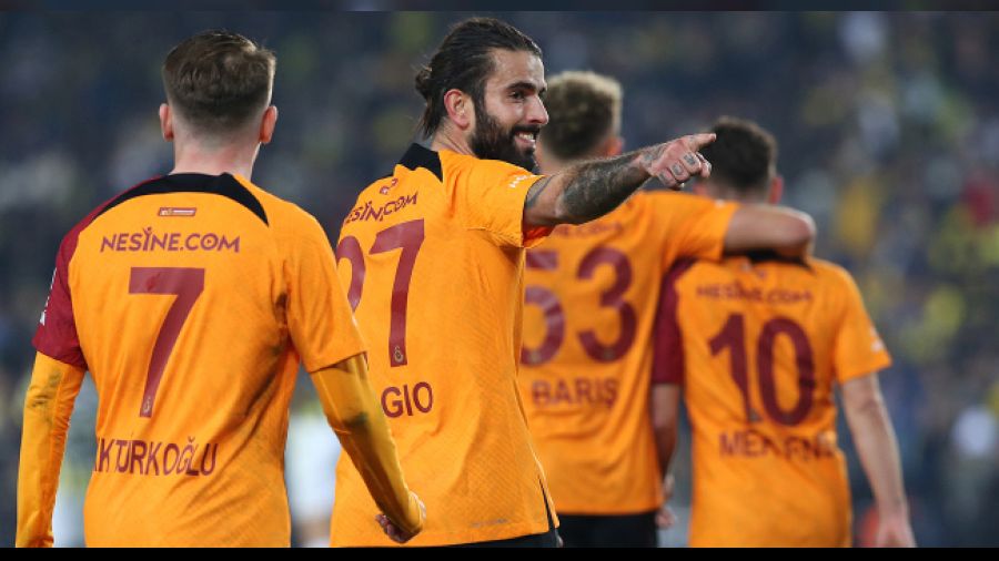 Galatasaray'dan Fenerbahçe'ye Kadıköy'de liderlik dersi