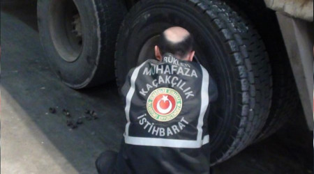 Habur Sınır Kapısı'nda 4 milyonluk kaçak ürün ele geçirildi