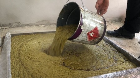 İmeceyle defne sabunu üretiyorlar