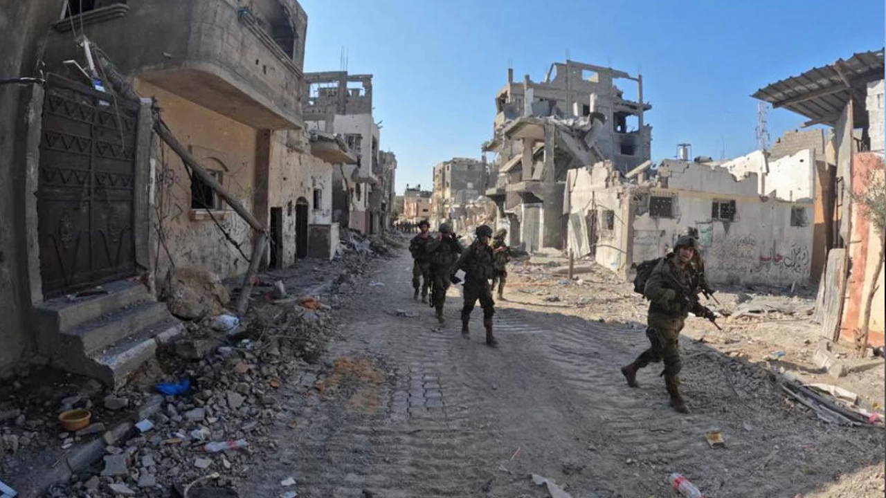 İsrail, Gazze'de aralarında 2 gazetecinin bulunduğu 30 Filistinliyi öldürdü