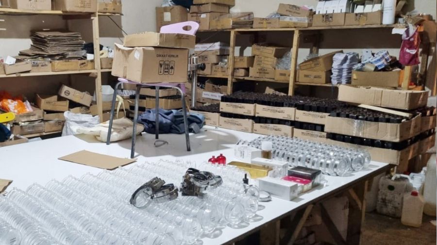 İstanbul'da 27 bin 792 şişe sahte parfüm ele geçirildi