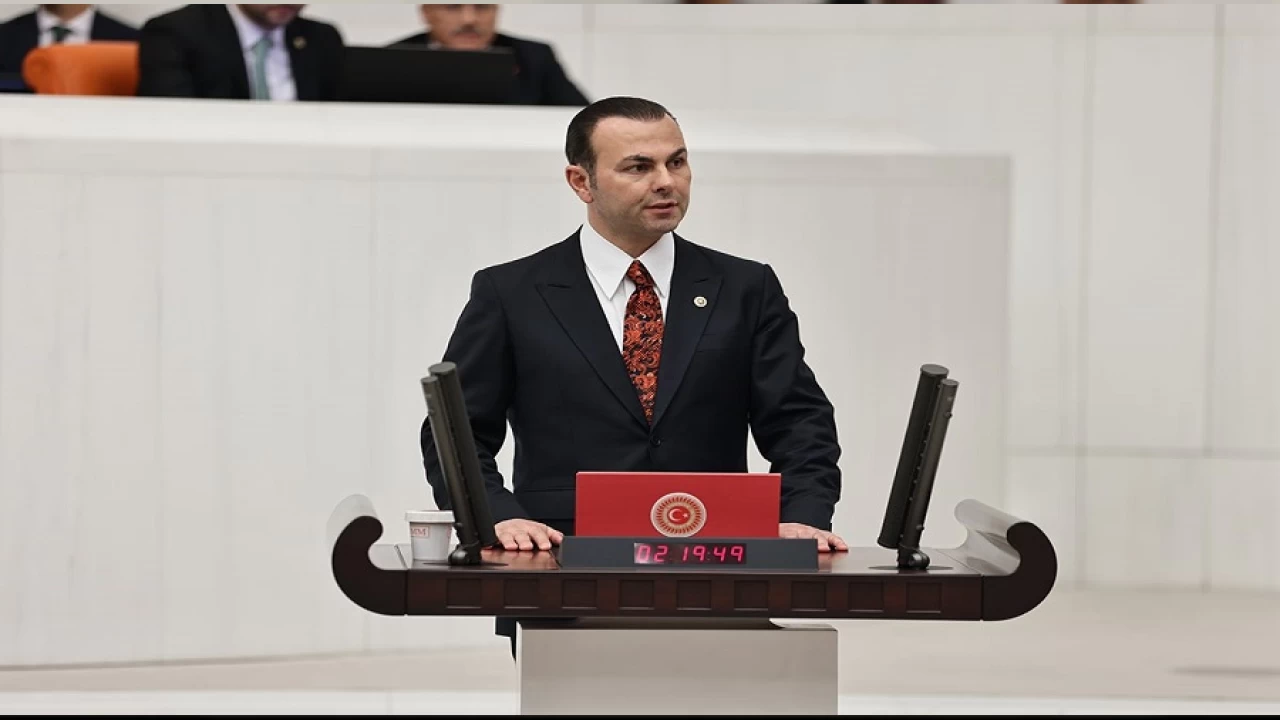 İYİ Parti İstanbul Milletvekili Seyithan İzsiz istifa etti