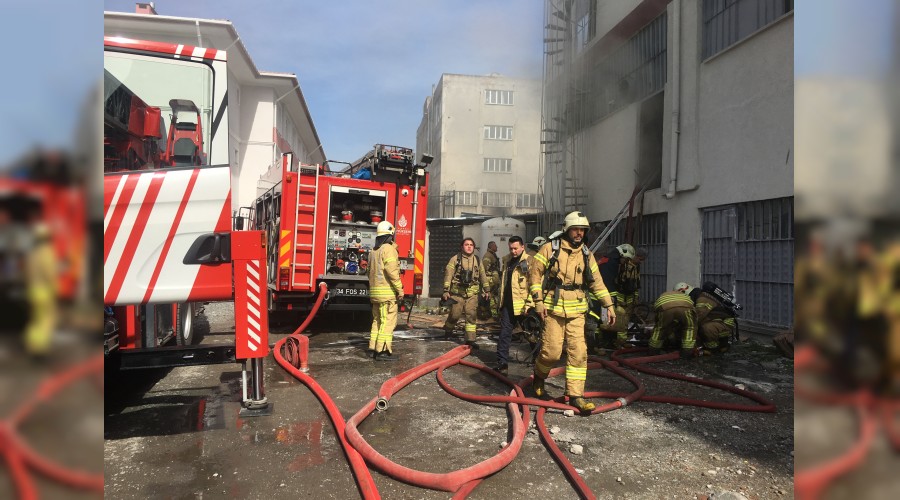 Kağıt fabrikasında yangın paniği