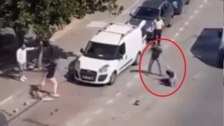 Kız kardeşini tehdit eden akrabasını bıçakladı