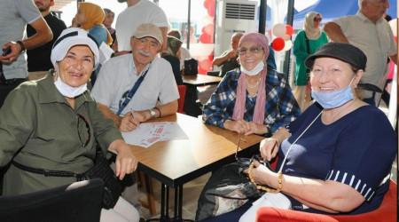 Körfez'in 'Çınarları' için 60+Aktif Yaşlanma Kulübü açıldı