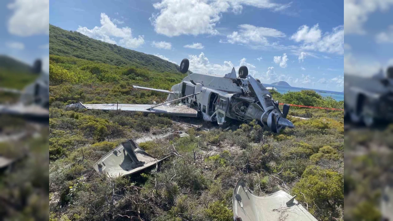 Küçük uçak iniş yaparken takla attı