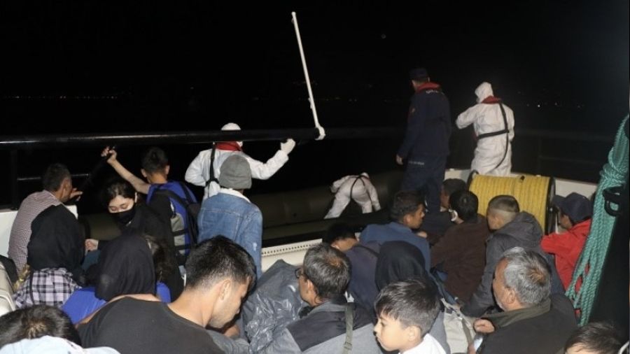 Kuşadası 25 kaçak göçmen kurtarıldı