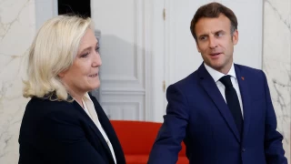 Le Pen, Macron'dan referanduma gitmesini istedi