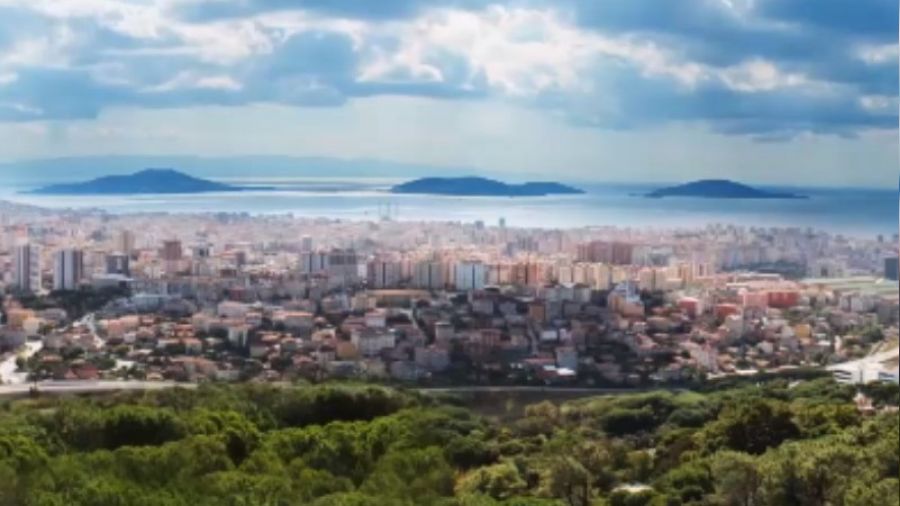 Maltepe'de 147 m² çatı piyesli daire icradan satılıktır