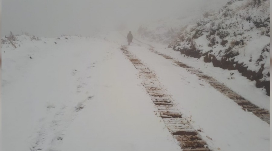 Manisa'da mevsimin ilk kar yad