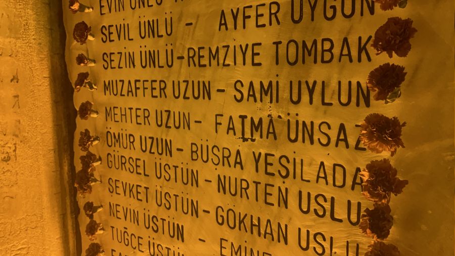 Marmara Depremi'nde hayatını kaybedenler anıldı