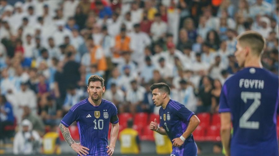 Messi'li Arjantin ilk mana kacak