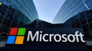 Microsoft, Apple'ı geçerek en değerli şirket oldu