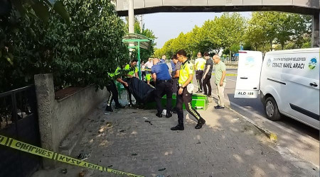 Pamukova'da otomobil durağa girdi: 1 ölü, 3 yaralı