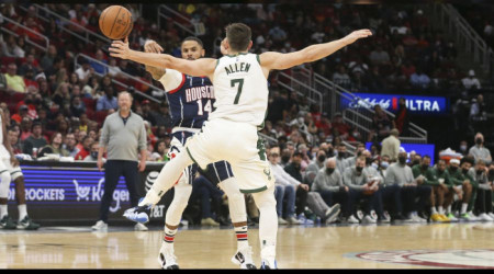 Rockets'ın serisini Bucks durdurdu