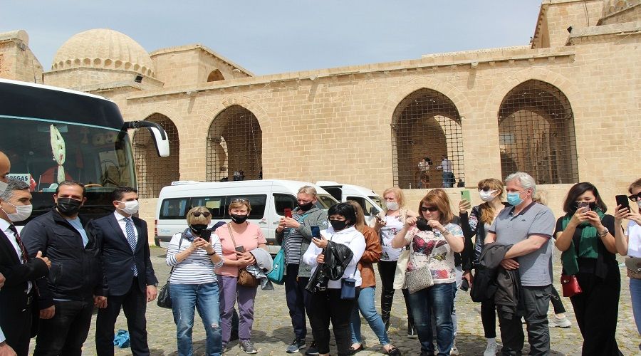 Rus turistler Mardin'i de keşfettiler