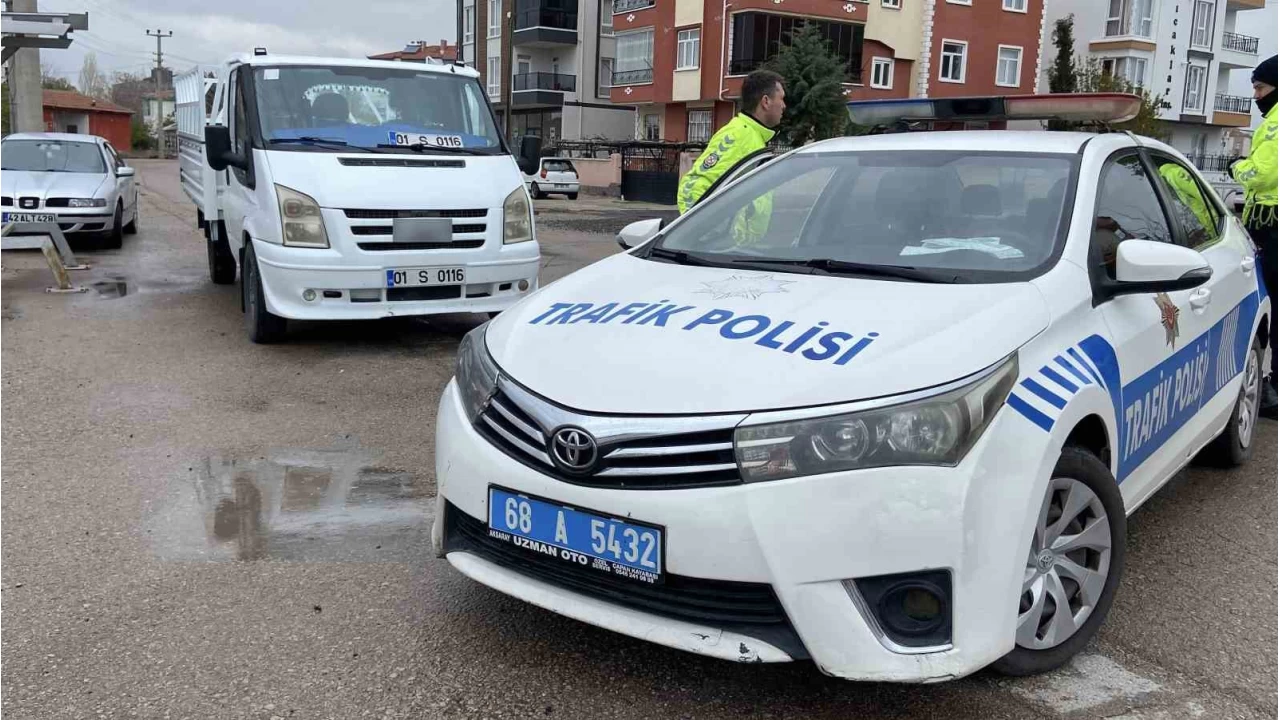 Sahte plakalı sürücü kovalamacayla yakalandı