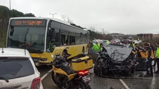 Sancaktepe'de ETT otobsyle arpan otomobildeki 1 kii ld, 4 kii yaraland