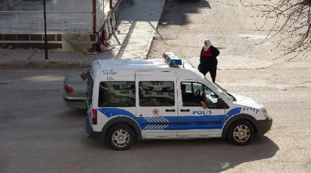 Sen misin sokağa çıkan!