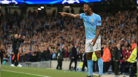 Sterling Chelsea'ye imza atyor