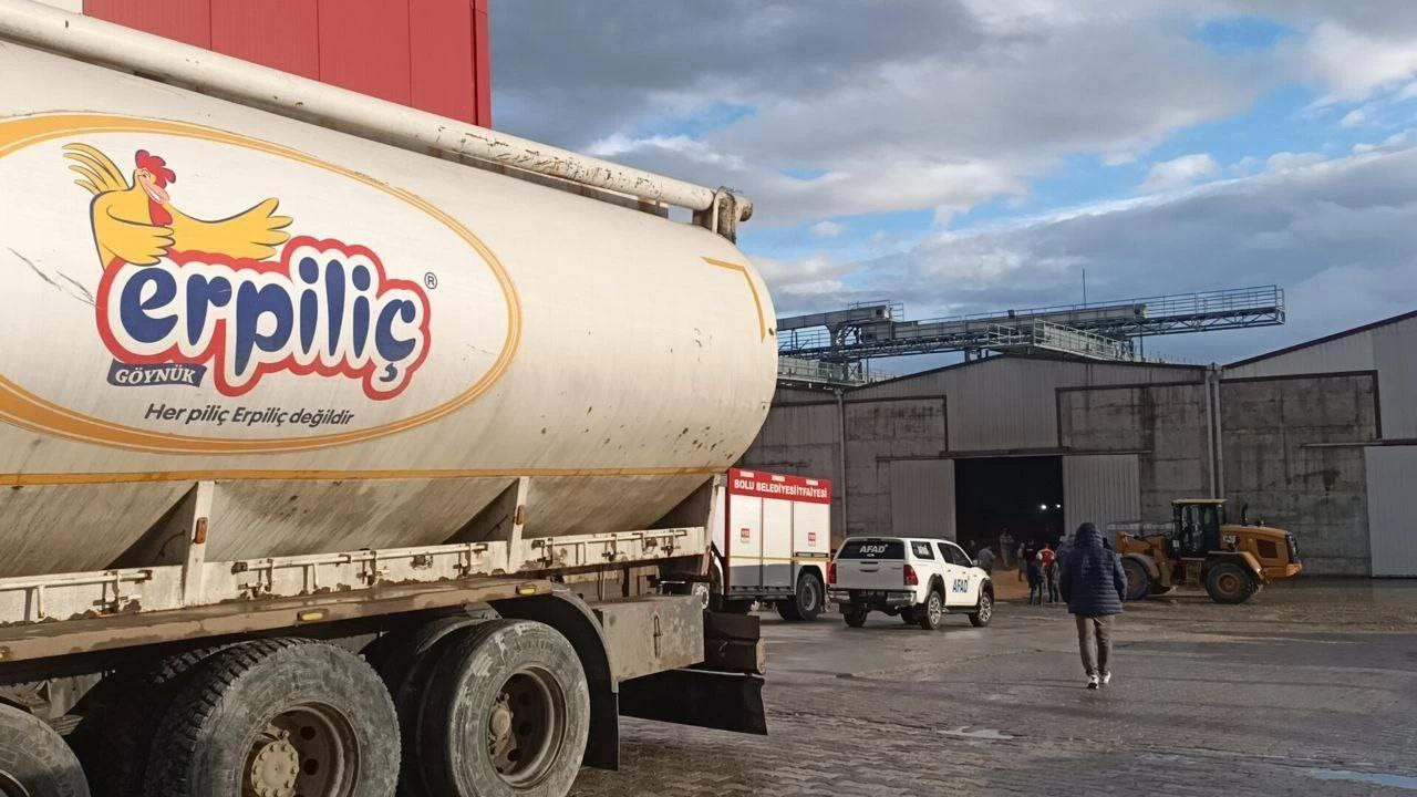 Tonlarca mısırın altında kalan işçi öldü