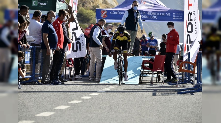 Türkiye Yol Bisikleti Yarışları Gümüşhane'de start aldı