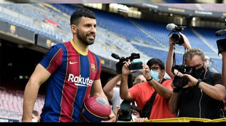 Ünlü yıldız futbolu bırakıyor