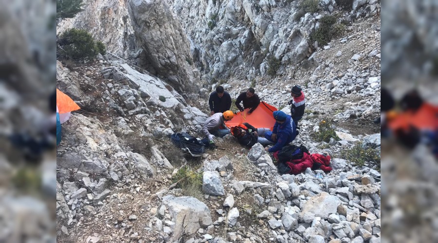 Yamaç paraşütü yapan turist düştü