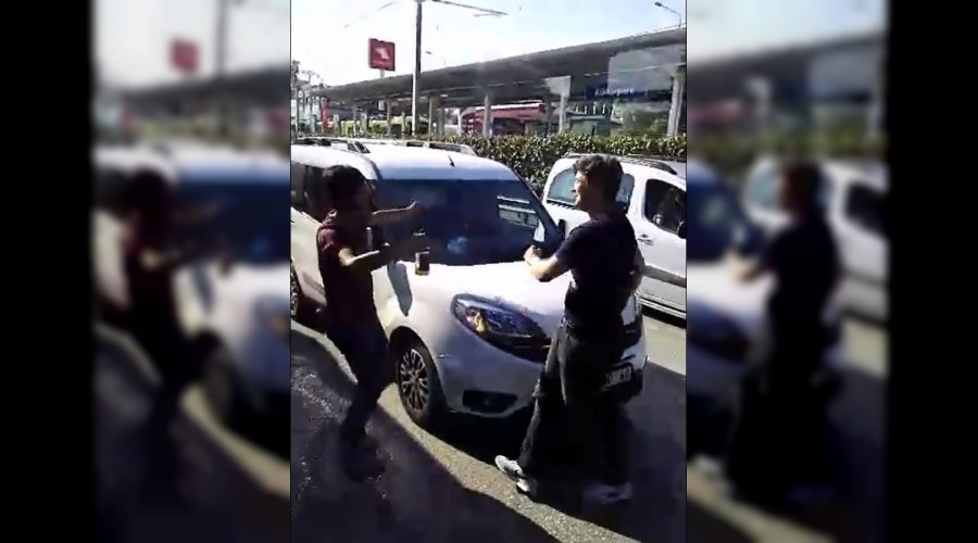 Yol kapatıp oynayan magandalara ceza yağdı