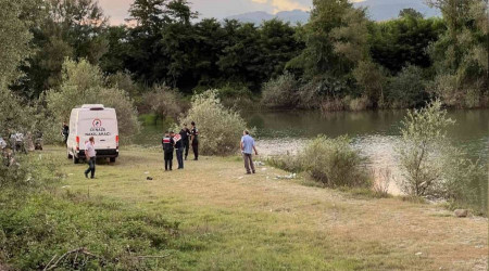 Yüzünü yıkamak istedi, gölete düşerek öldü