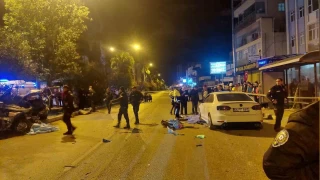 Adana'daki kazada otomobil ikiye bölündü: 3 ölü, 2 yaralı