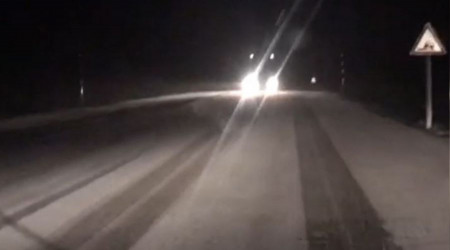 Ardahan'ın yüksek kesimlerinde kar yağışı etkili oldu