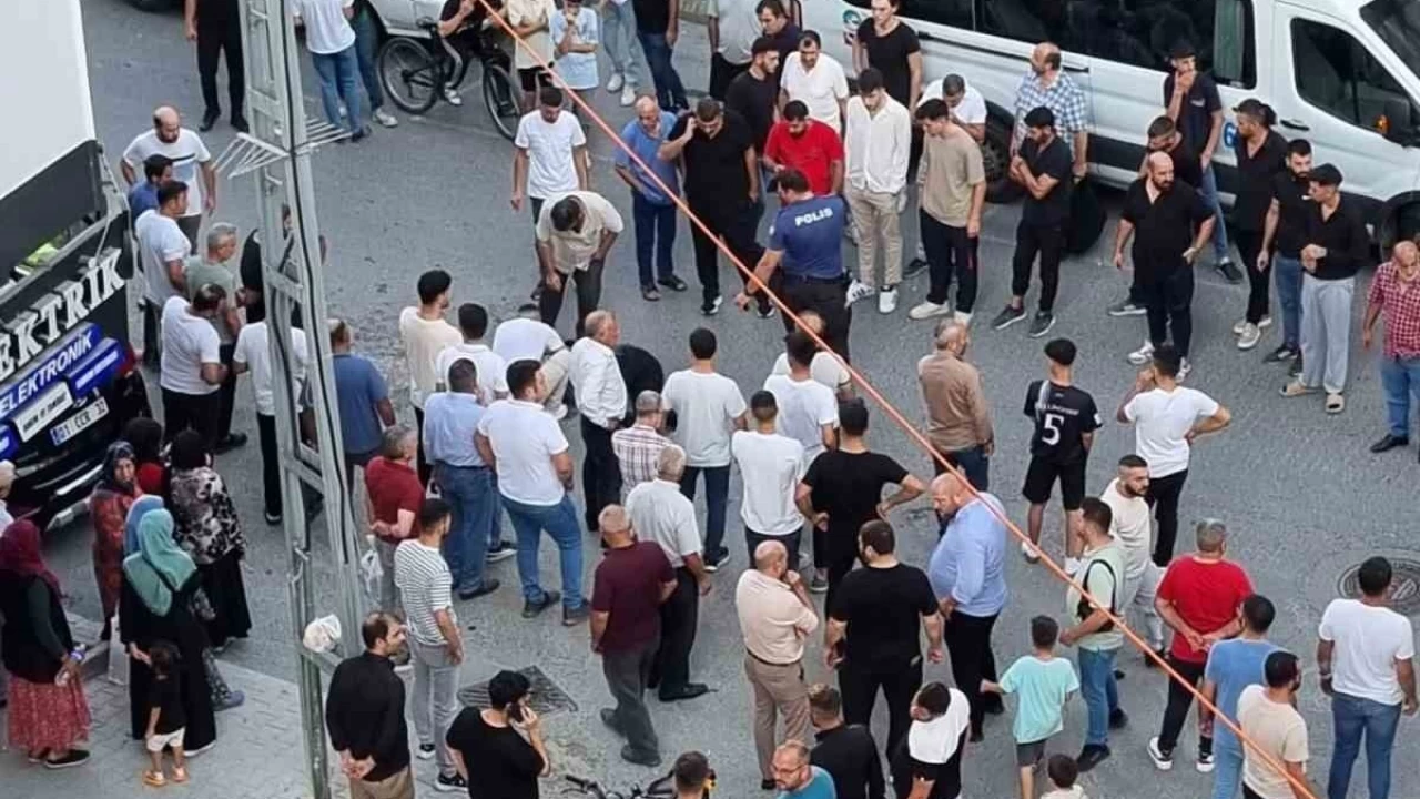 Arnavutköy'de bir şahsın arabasını kundaklayıp öldürdüler