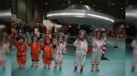 Atlıkarıncanın yerini UFO’lar aldı