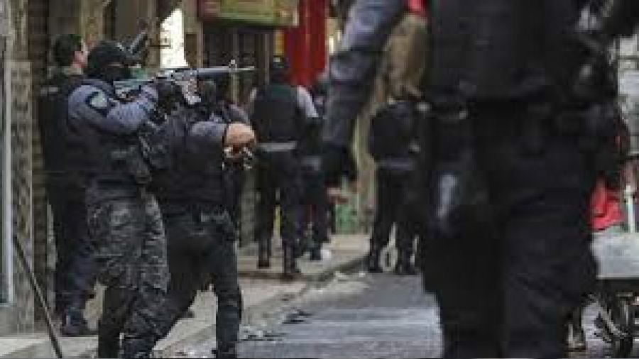 Brezilya'da son bir haftada polis baskınlarında 42 kişi öldü