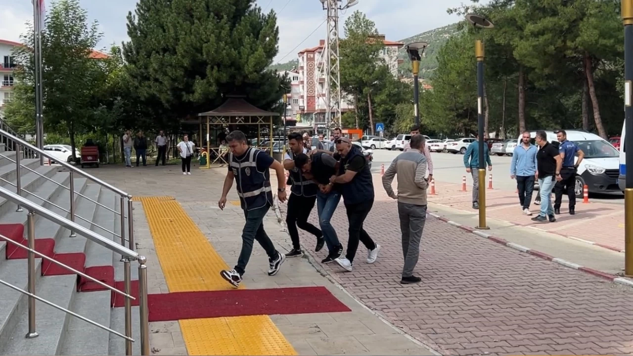 Burdur'da halasnn olunu ldren gen ve ei tutukland