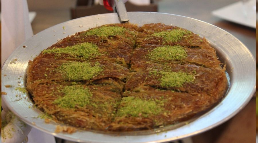 Çölyak hastaları için glütensiz künefe üretti