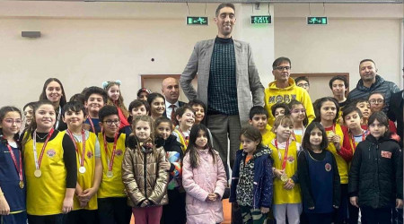 Dünyanın en uzun insanı peribacalarına hayran