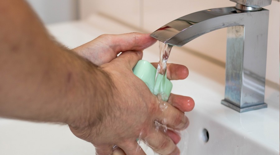 En sağlıklısı su ve sabun