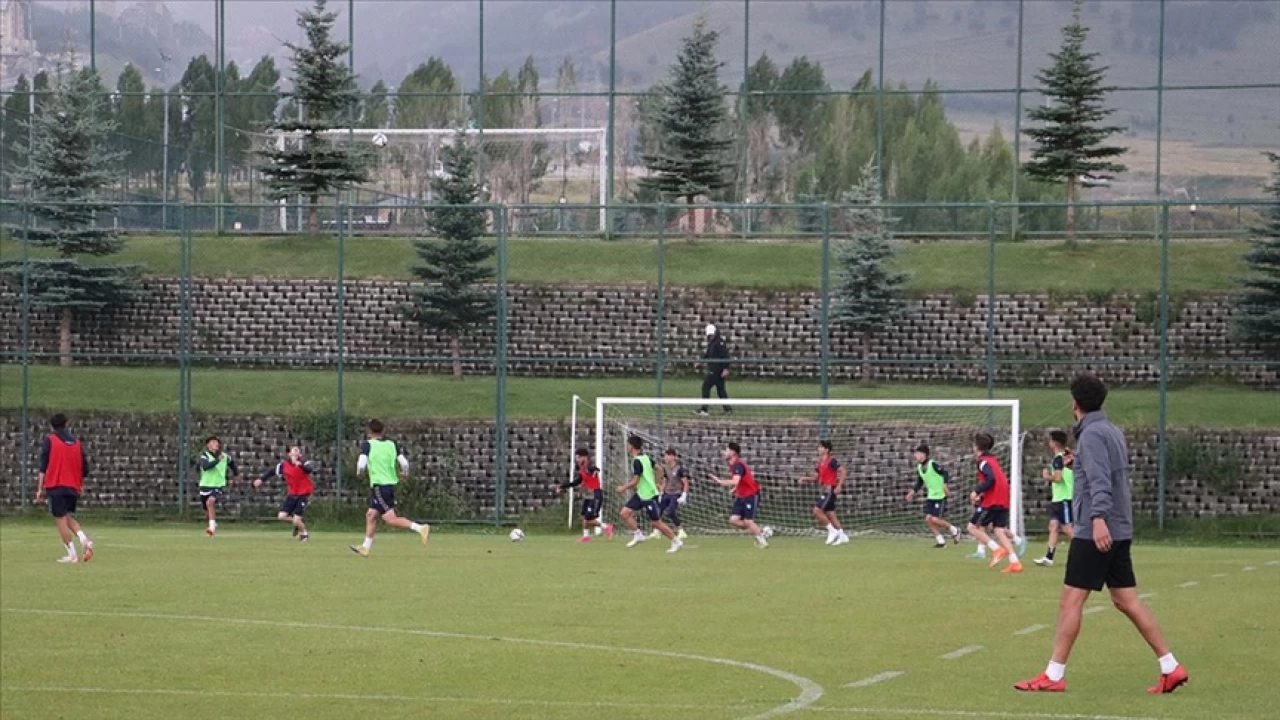 Erzurum'da futbolculara test uygulanıyor