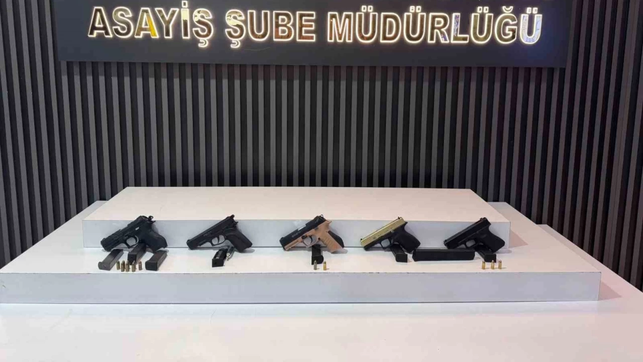 Fatih'te kargo firmasında milyon dolarlık soygun