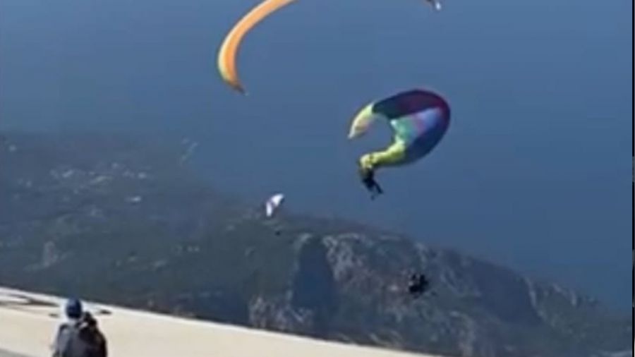 Fethiye'de paraşütler birbirine dolaştı: 4 yaralı