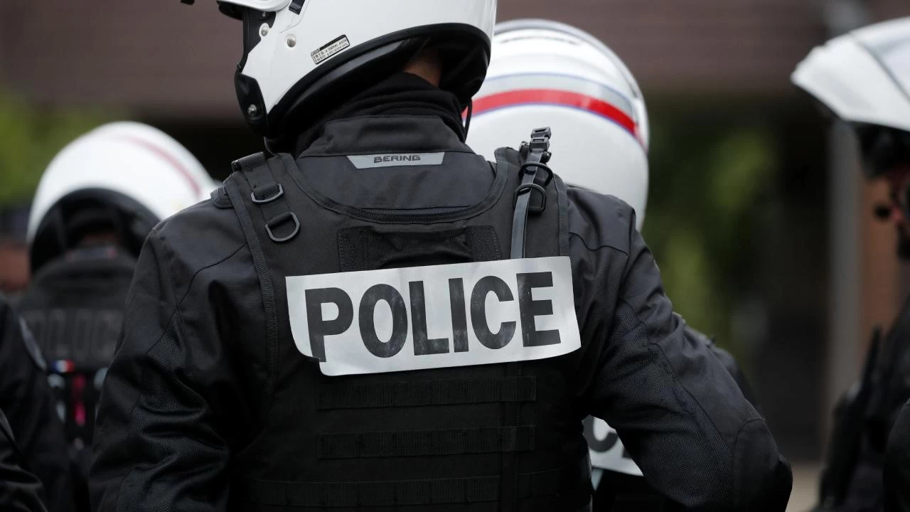 Fransa'da polis, dur ihtarna uymayan genci ldrd