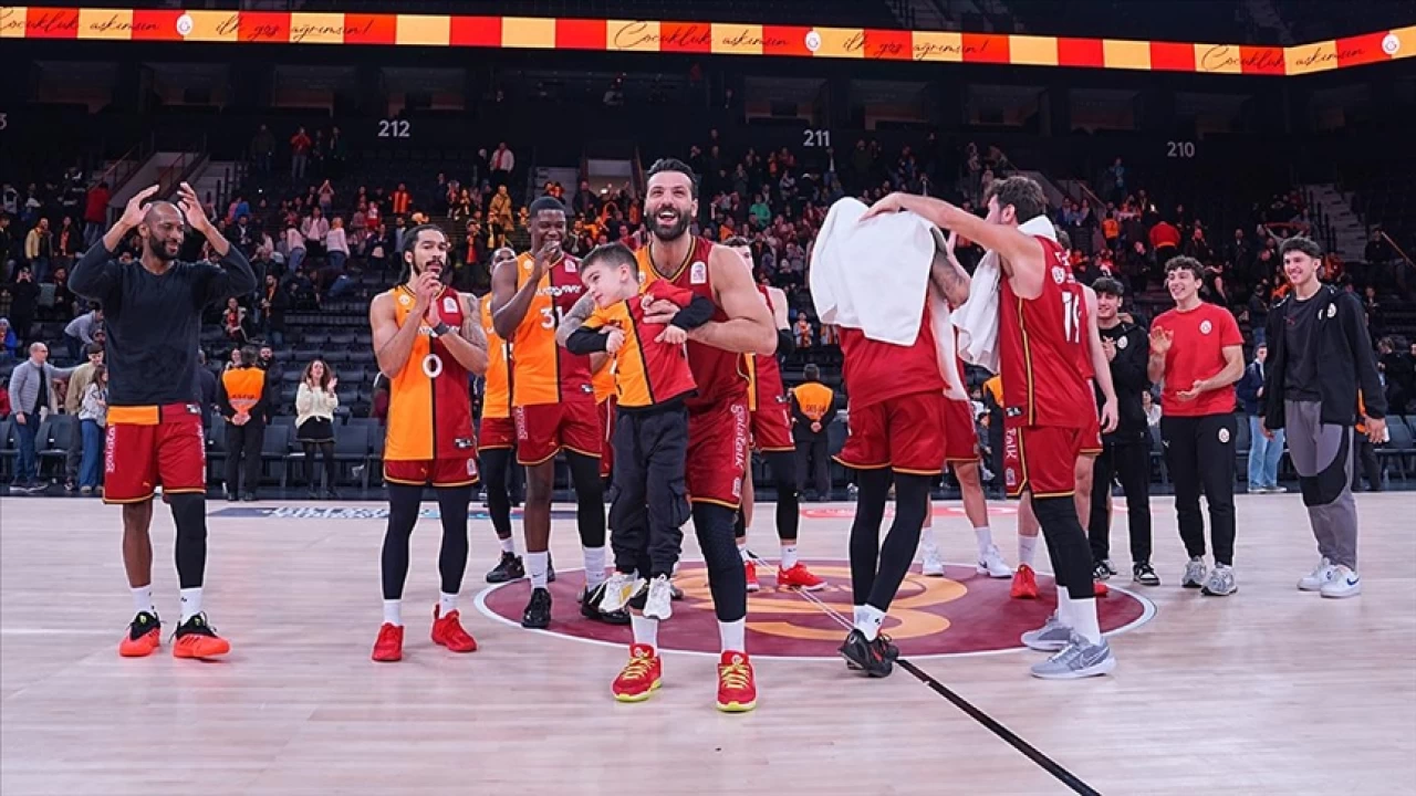 Galatasaray Mersin'i farkl yendi