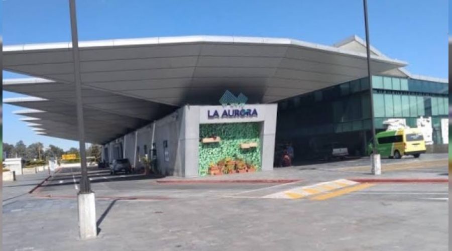 Havaalanı, yanardağ külü düşmesi nedeniyle kapatıldı